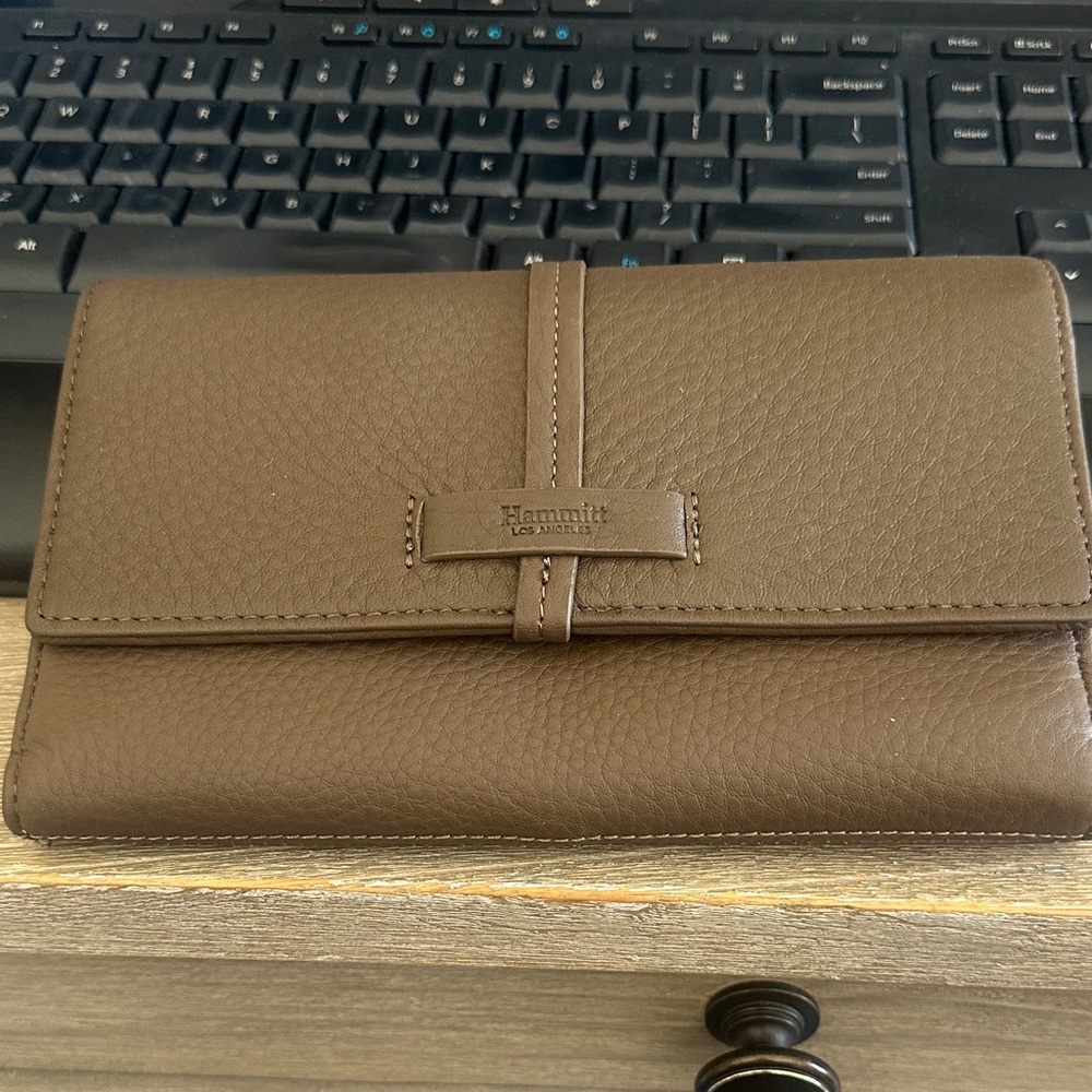 Hammitt Chocolate Leather Clutch - Benjamin Wallet Olivine. NWT
